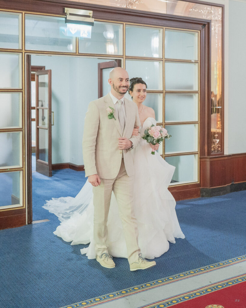 Portsmouth Guildhall wedding – arrival of the bride